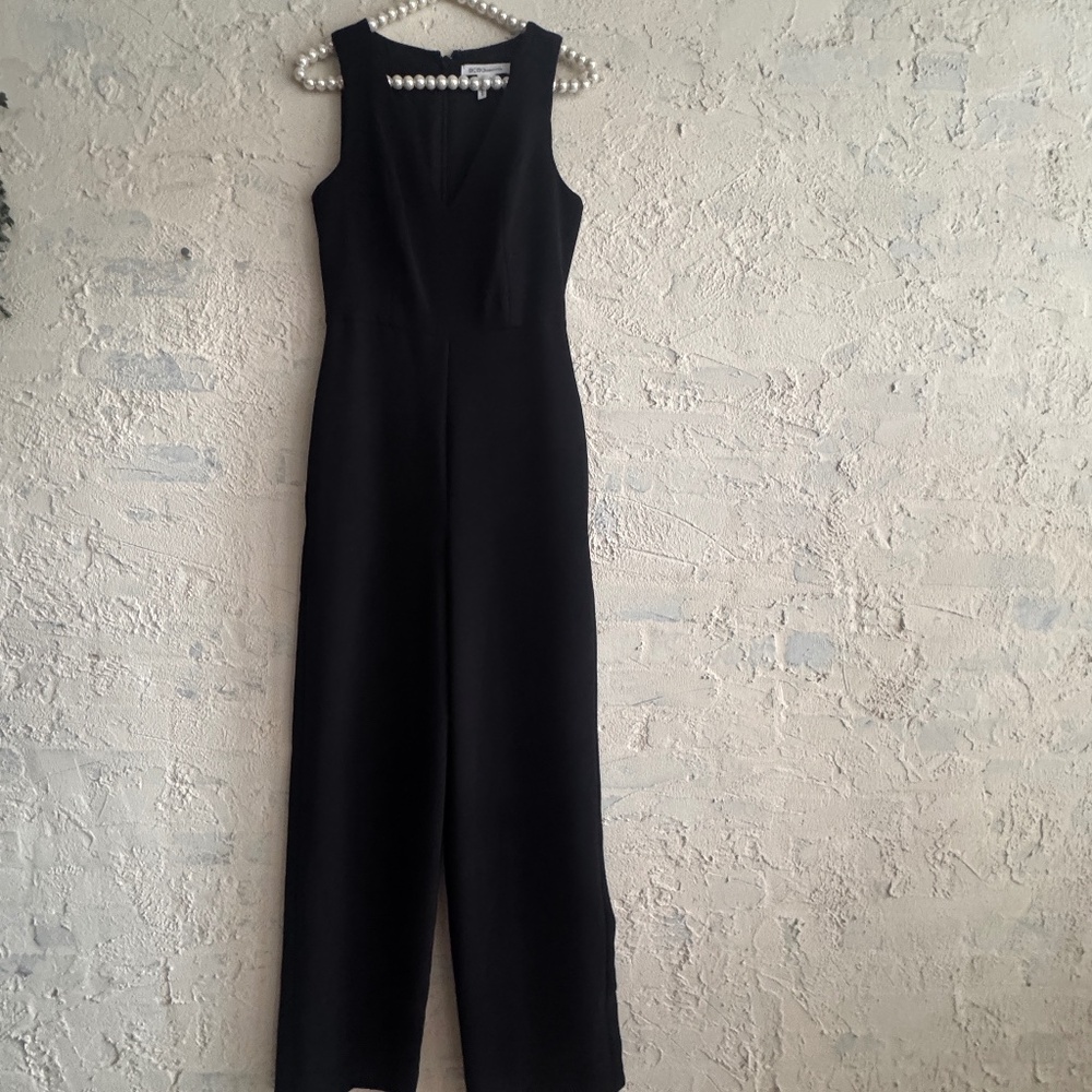 BCBGeneration Women's Sleeveless Black Pant Jumpsuit Wide Leg Zip Back Sz 2